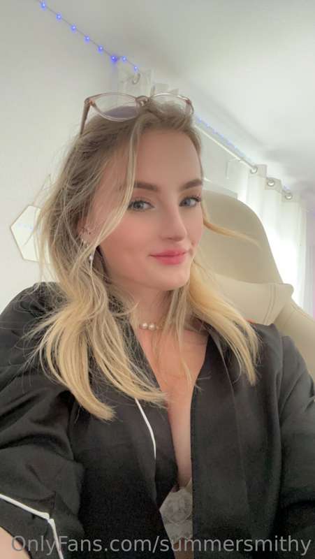 3 things you might not have known about me:🥰

1. I can be ve..