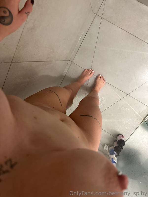 Toes need a scrub 🥵