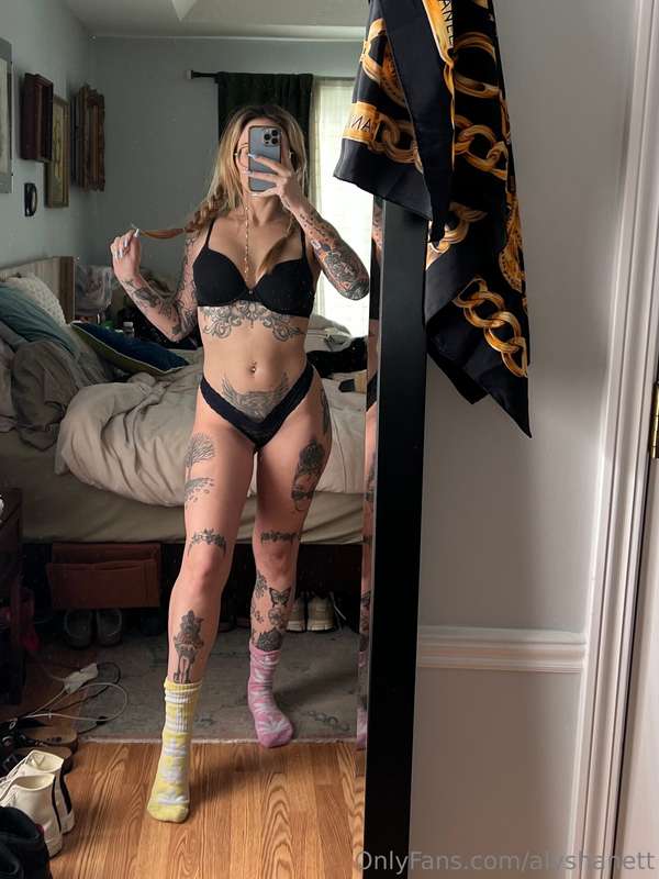 lets chat i’m online now xoxo
