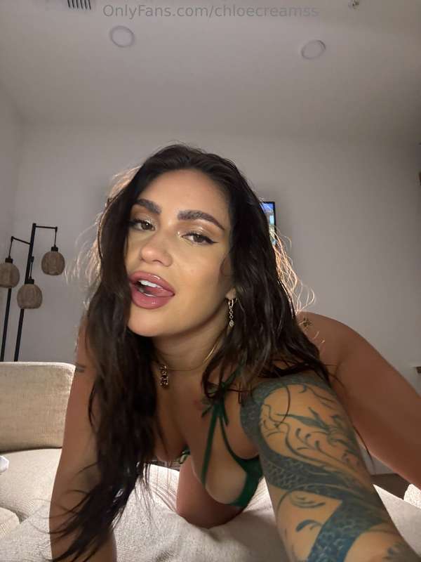 Let's cum together in a videocall daddy? 🥵😈DM me!! 