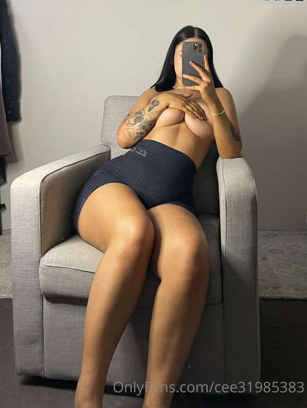 Happy Friday 🥰🤍