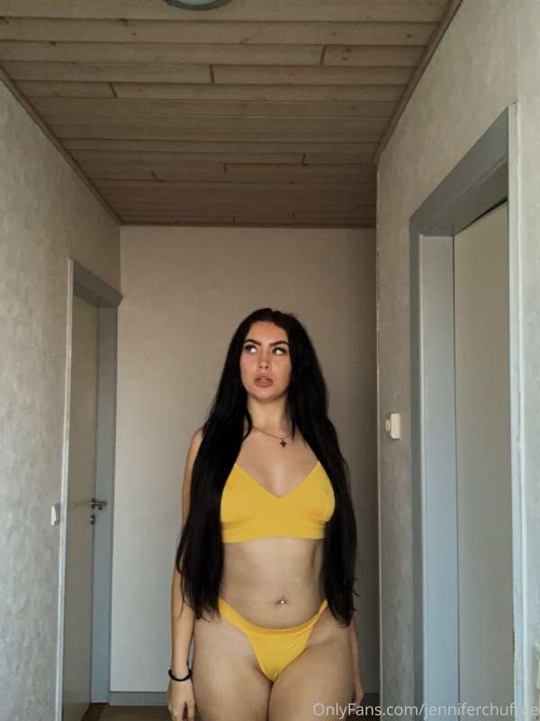 Yellow suits me a lot! (: