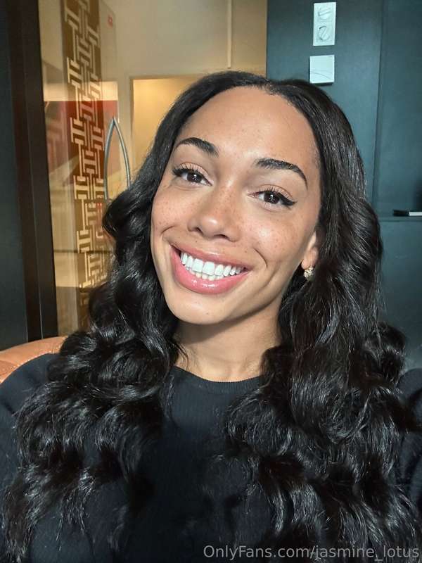 Do you prefer my silly faces or my cum faces?👀