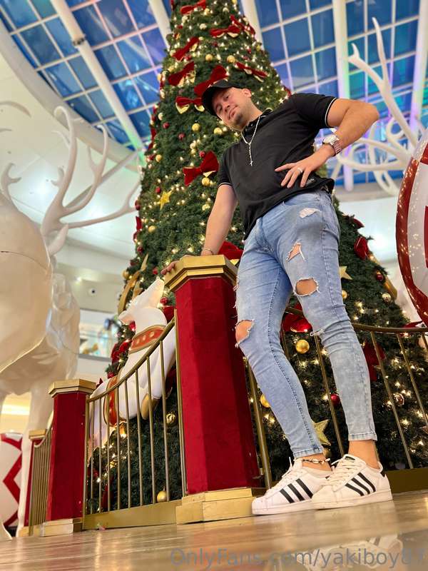 Merry Christmas!!!!!  https://onlyfans.com/yakiboy87 https:/..