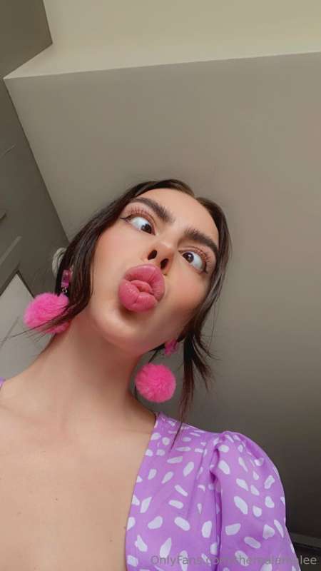 therealemalee image #0
