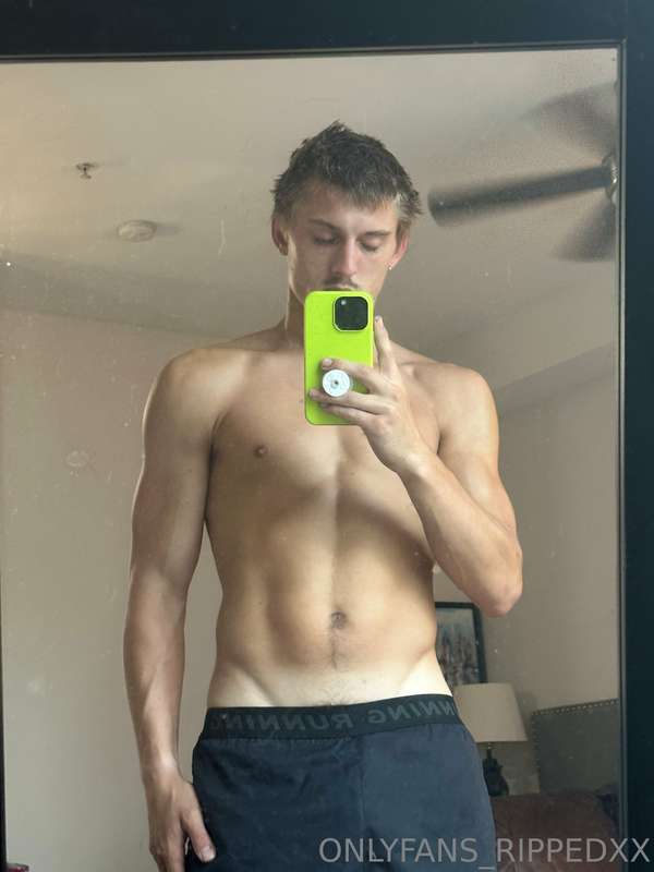 I love to chat! DM me!