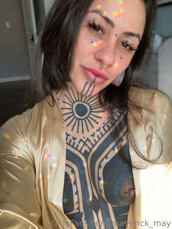 ☀️🌈 been working on getting my tiddies blked out, by the way..