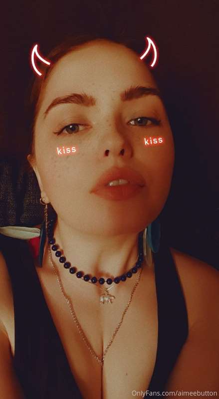aimeebutton image #0