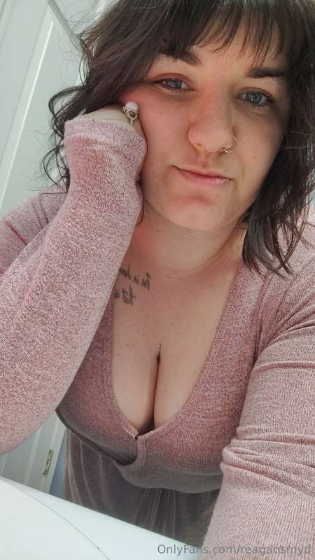 Swipe through to see me take it off.Uncovered photos availab..