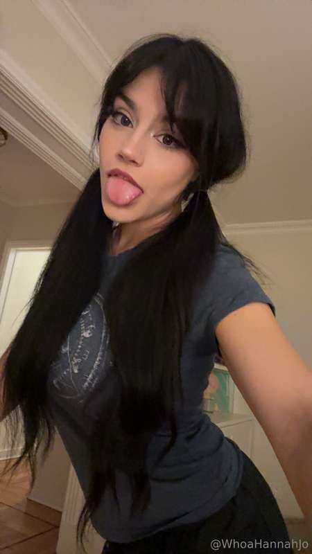 👅👅👅