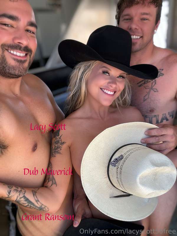 This got hot 🔥 Two guys has always been my fantasy! It final..