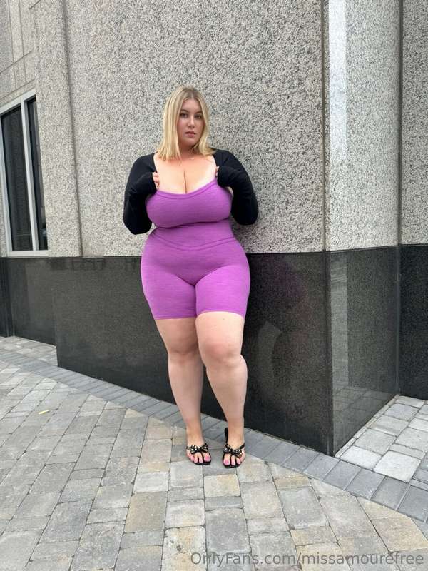 I can slip into something more revealing if you sub to https..