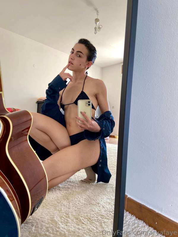 Whoops, I didn’t noticed that nipple was out 