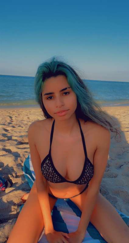*Seems that you found yourself a mermaid at the beach* 🧜🏼‍♀️..