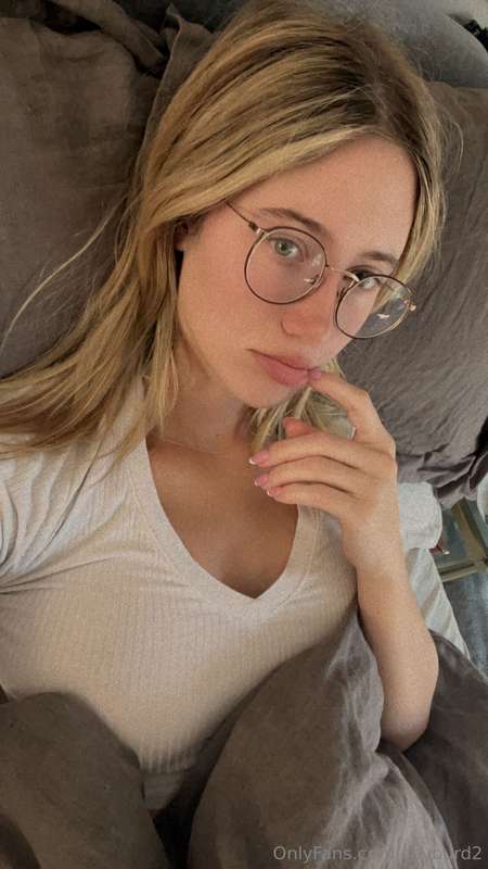 i only chat on my free 😈 page here:https://onlyfans.com/chyb..