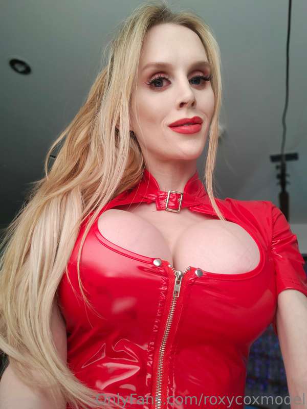 Lady in red 💋