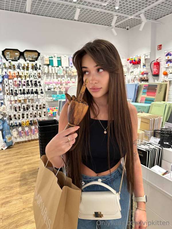 😝