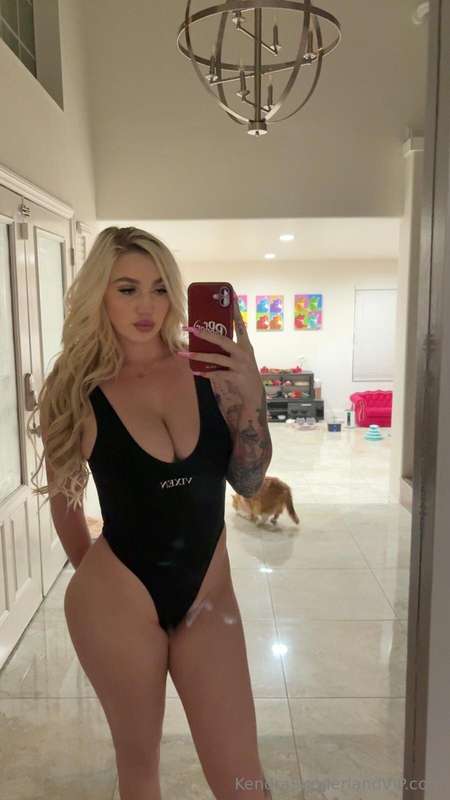 Photo 589 of Kendra Sunderland on Tocromo