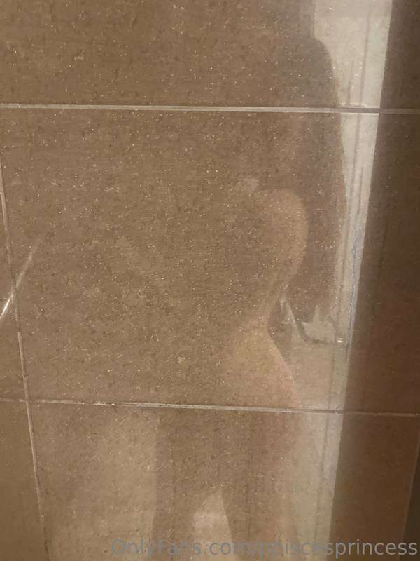 I love my reflection 😍😍😍