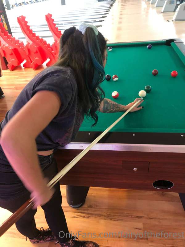 Could you beat me at pool? Wanna bet head 👅