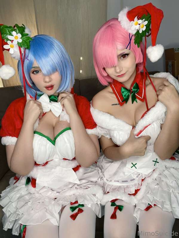 3 photosets collabs this month! Too much naughty all of us t..