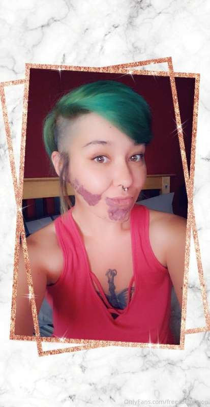 Green hair dont care(unlock for some uncensored pics🍒🍑)