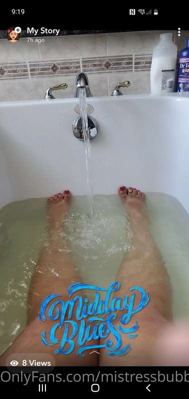 Hello bubblies been busy with a moving! Hoping to create som..