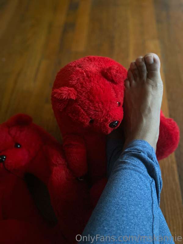 You like my slippers?
