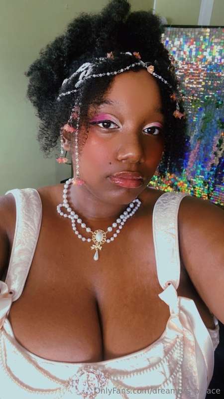 A very rare close up of my face I thought I looked pretty cu..