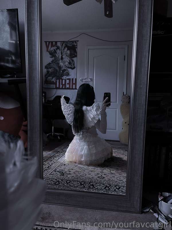 An angel outside, a succubus in bed 😈