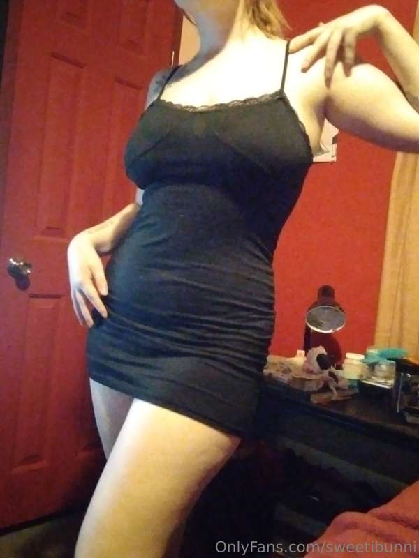 Can't believe my dress was sitting weird on my boobs 😤
