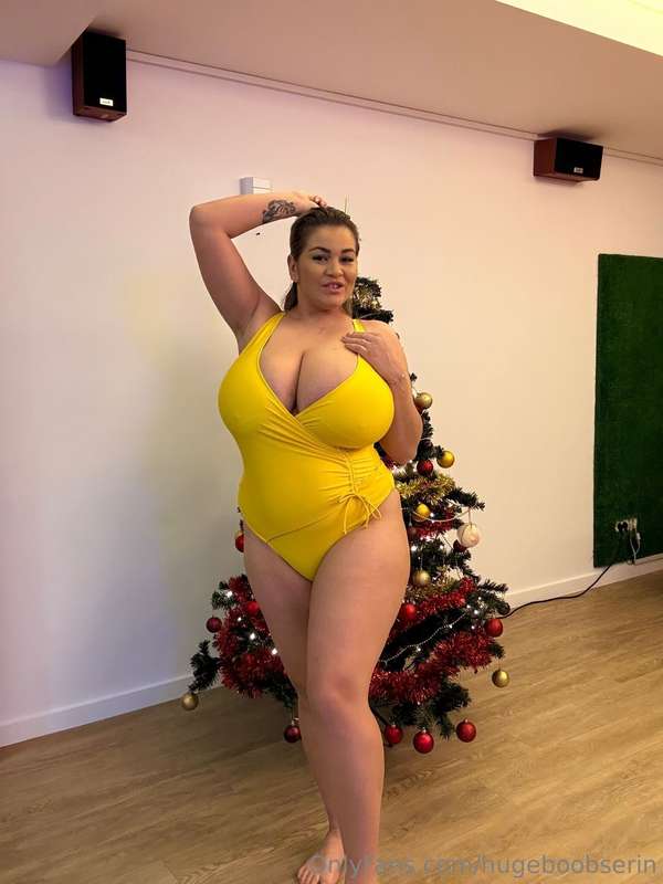 hugeboobserin