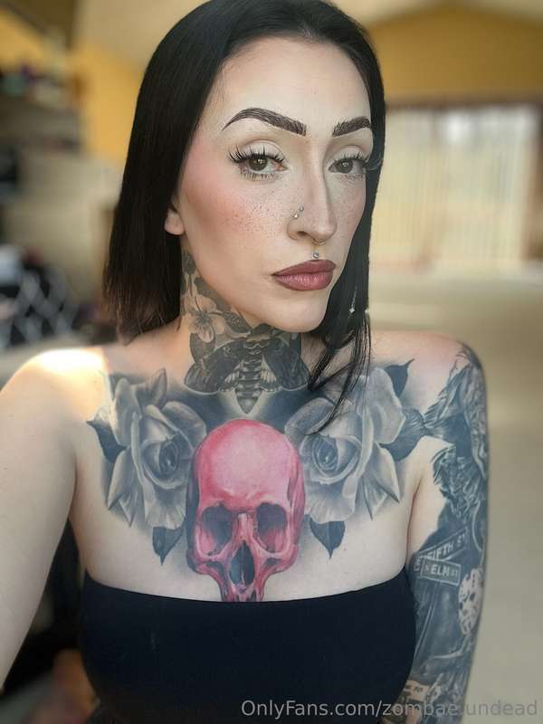 Beg for a peek at my naughtiest content, or spoil me to unlo..