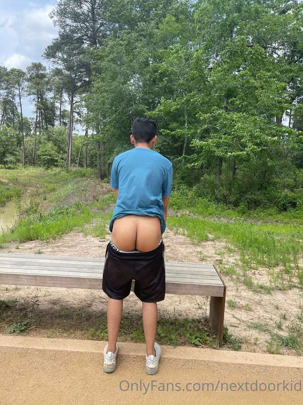 Cruising around and payed this kid 20$ for some booty pics S..