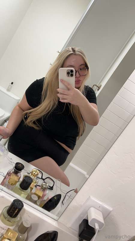 ready to be your submissive feedee slut🤤🤤🥵😘