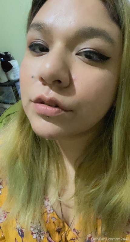 Did my makeup today 😊 how do I look?