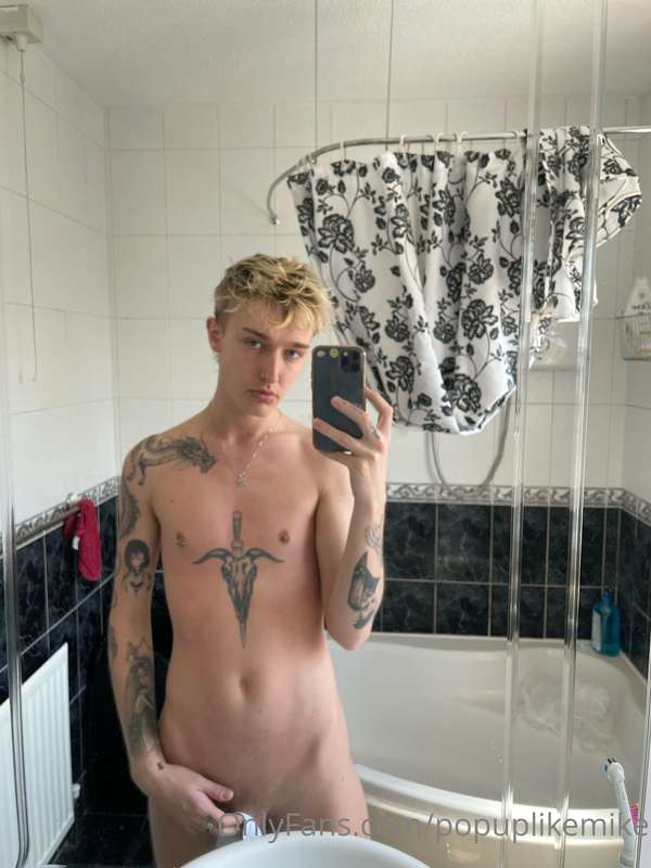 Post shower thangs