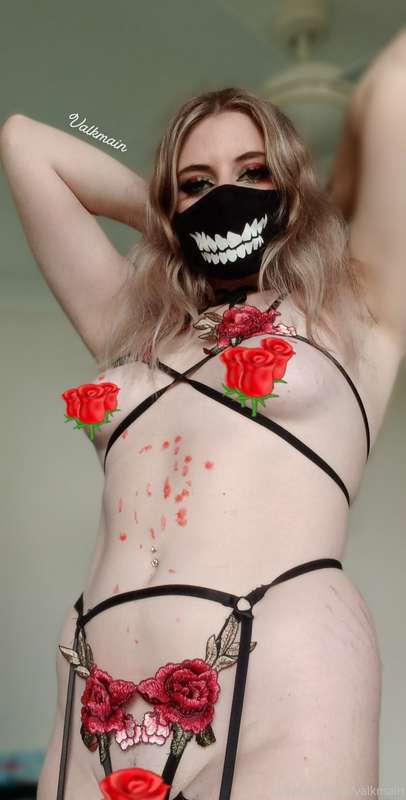 SOO I FINALLY DECIDED TO SHOW MY 🐈 PU$$Y ( I have a clit pie..