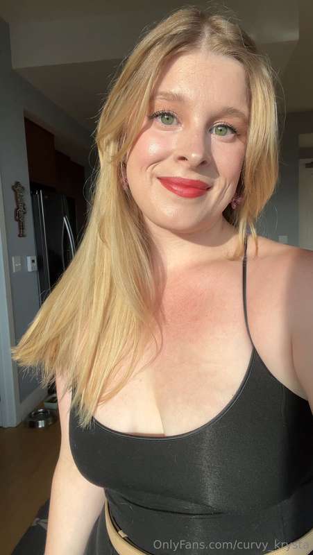 curvy_krysta