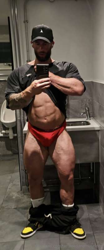 tattooedandmuscleds