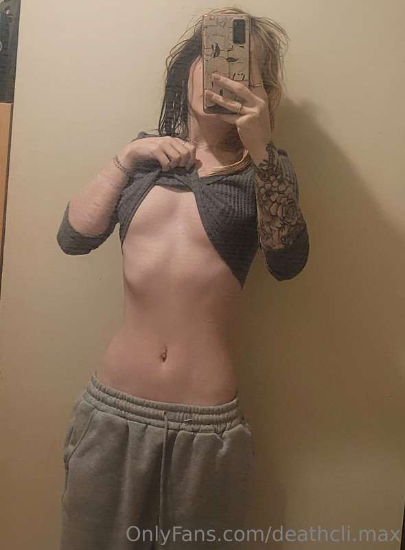 I made a picture vlog for onlyfans today. Some of these pict..