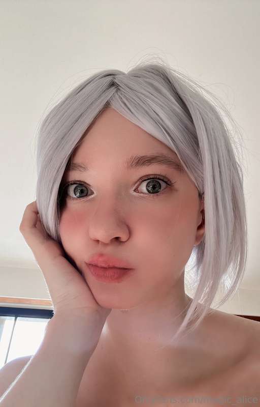 Can you guess who I'll be cosplaying tomorrow? 🤭