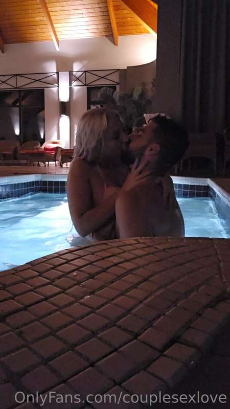 ***SPÉCIAL DU SAMEDI*** *VIDÉO #12* ***TEASING DANS LE SPA E..