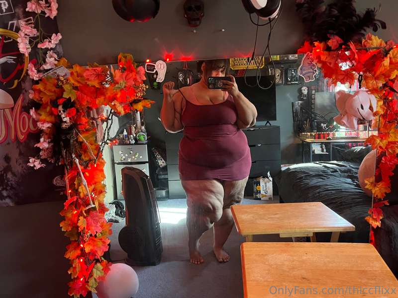 Don’t I just look scrumptious hehe~ 🥰 makes you wanna spoil ..