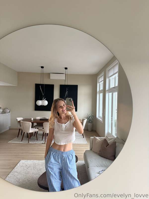 Slow moments at home feel like luxury too ☕🌸
