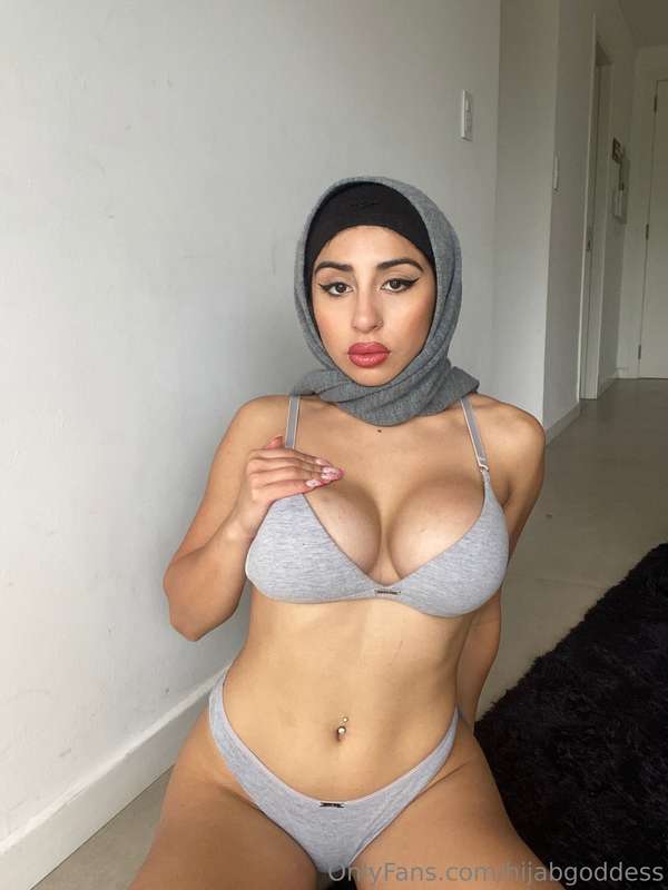 Do you think grey is my color? 😋
