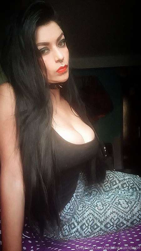 yadifire.suicidegirl