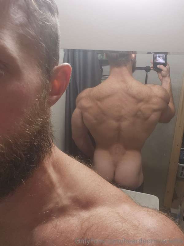 Happy hump day 🍑 let's make it to the weekend 😝