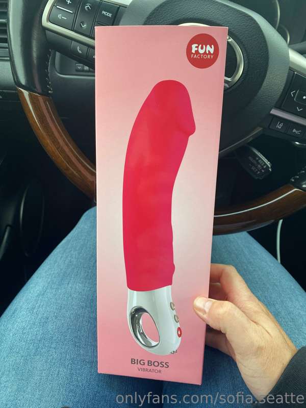 I got a new toy today! I’m happy to introduce the Big Boss. ..