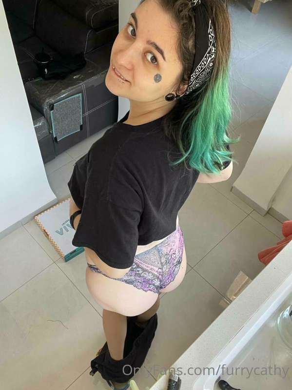 naughty boy, stop staring🤭🤭